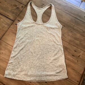 𝅺NIKE low scoop tank